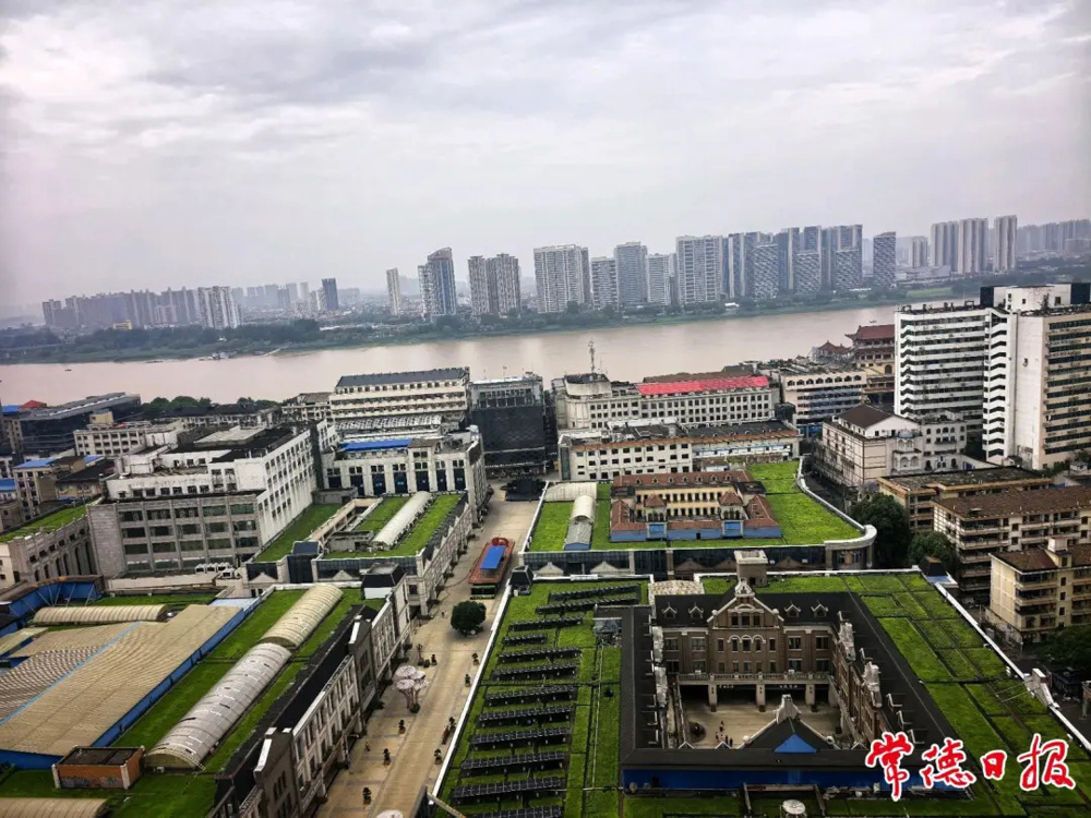 05站在高处俯瞰中心城区金钻广场