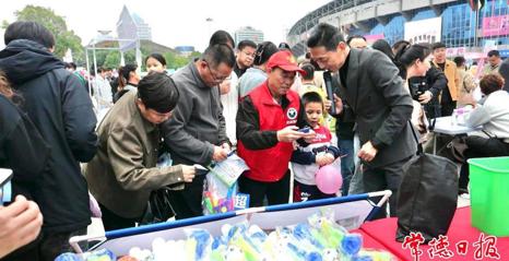 常德垃圾分类宣传“踢”进“湘超”赛场