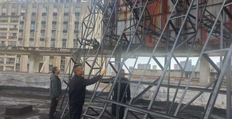 守护“头顶上的安全” 常德城管部门开展节前户外广告设施安全排查