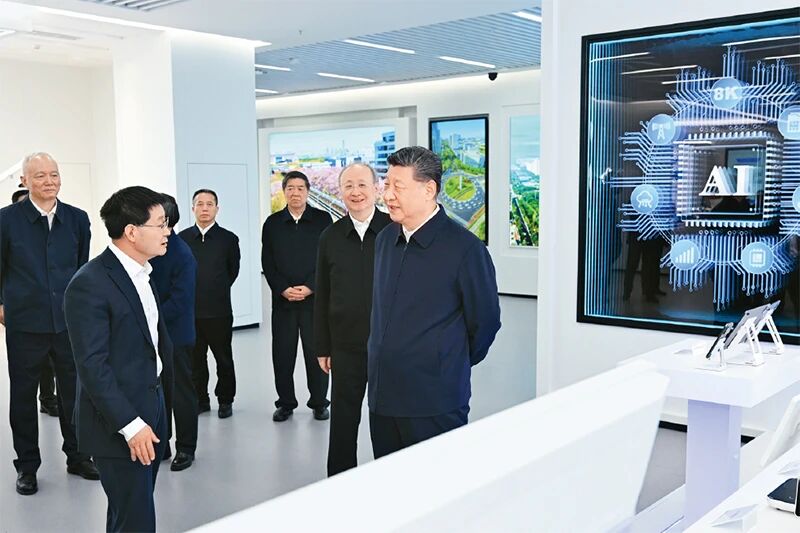 习近平在位于北京亦庄的国家信创园考察